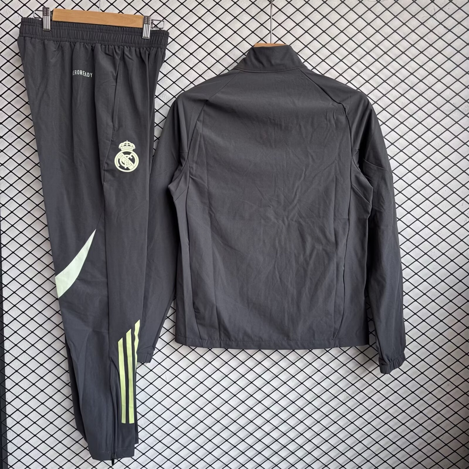 Real Madrid 25-26 Windbreaker Training Set - Green Grey Top and Pants - Unitedfutballjersey