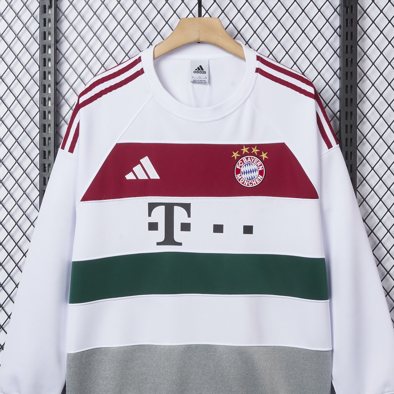 Bayern Munich 25-26 White Stripes Unisex Pullover Hoodie - Unitedfutballjersey