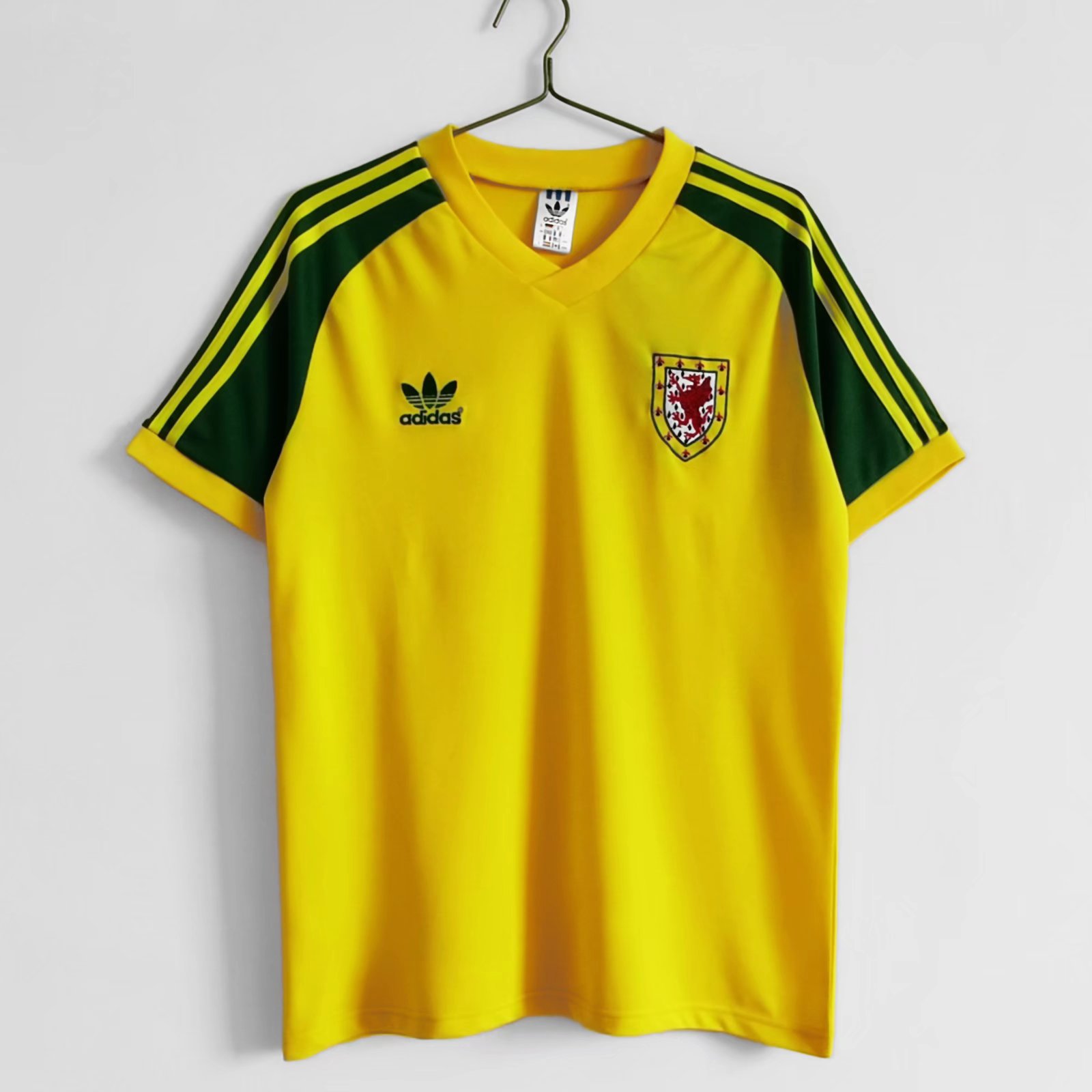 Retro Wales 1982 Away Stadium Jersey - Unitedfutballjersey