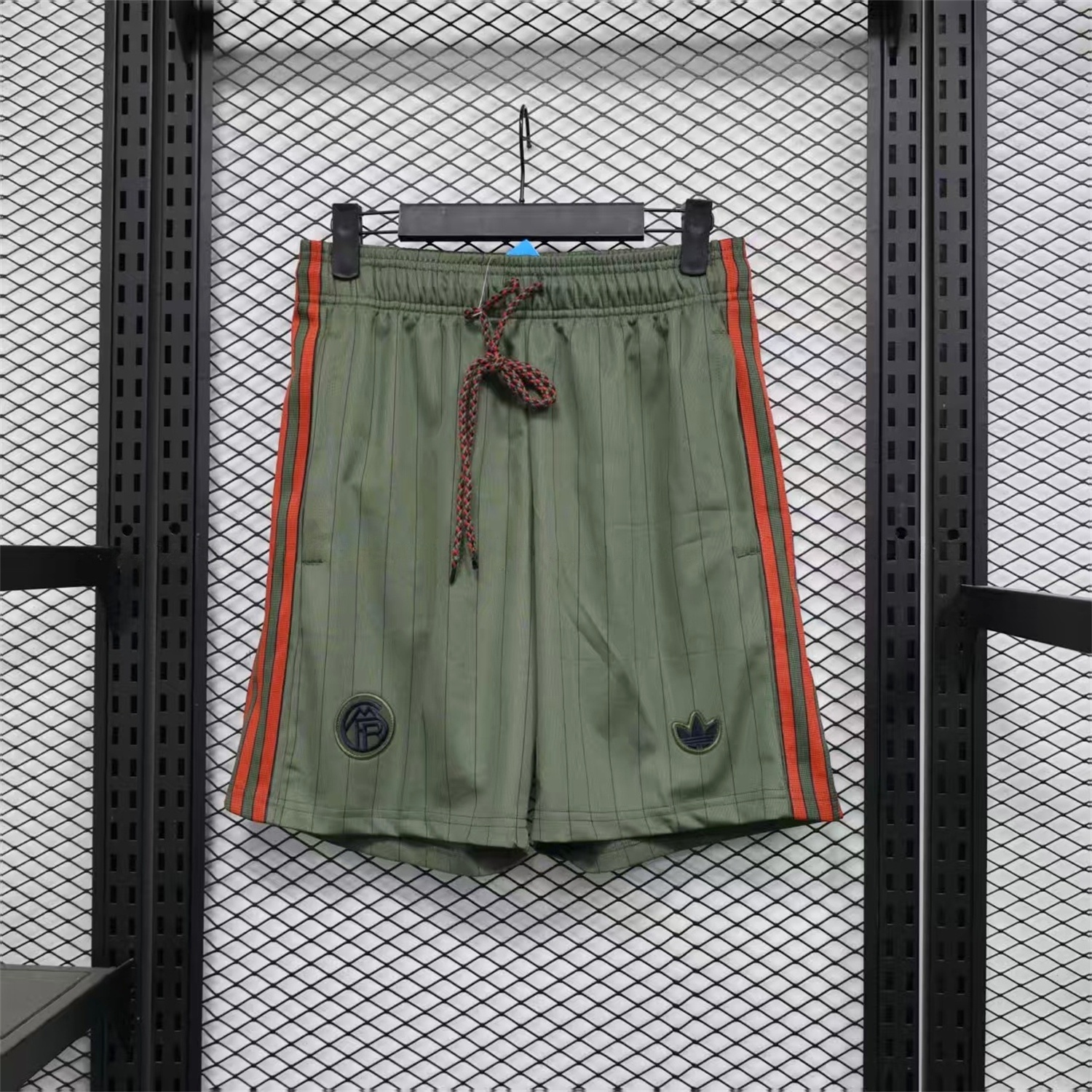 Bayern Munich 25-26 Trefoil Grey Green Travel Shorts - Player Version - Unitedfutballjersey