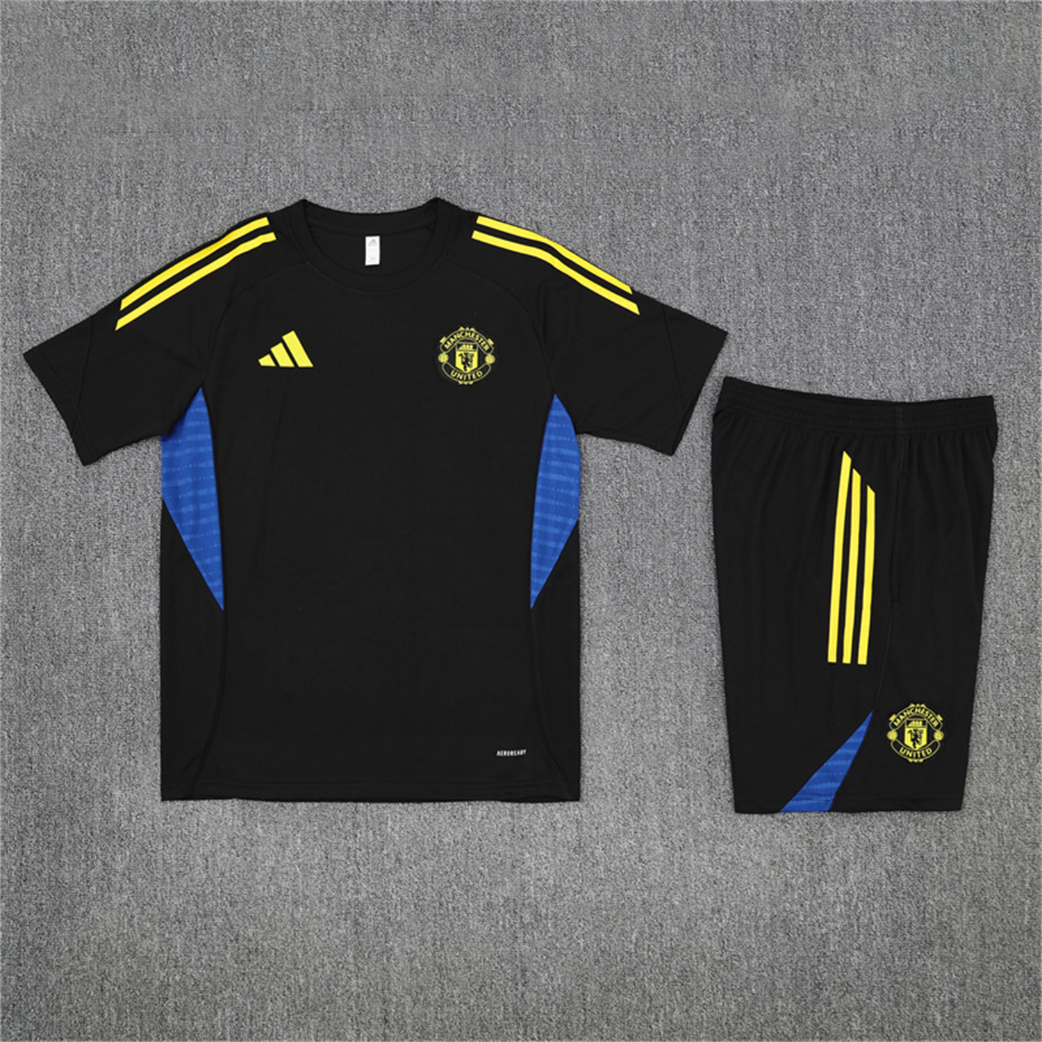 Manchester United 25-26 Short-Sleeve Training Set - Black Top & Black shorts - Unitedfutballjersey